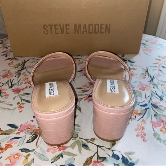 NWOT STEVE MADDEN Issy Block Heel Slide Sandal Pink - Picture 9 of 9